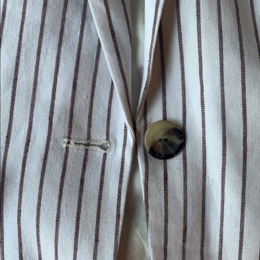 Blazer - Picture 3 of 6